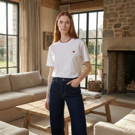 Kadın Bisiklet Yaka Kalp Detaylı Pamuklu T-Shirt