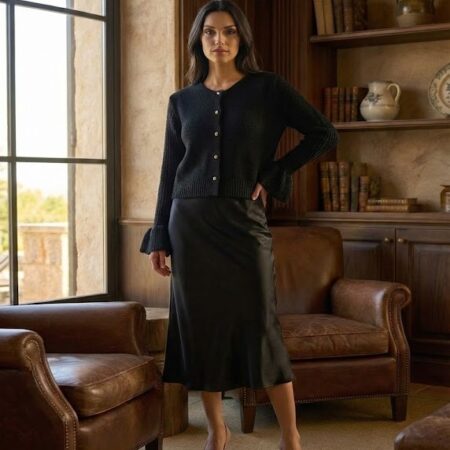 Kadın Siyah Büzgü Kollu İnci Düğmeli Triko Hırka